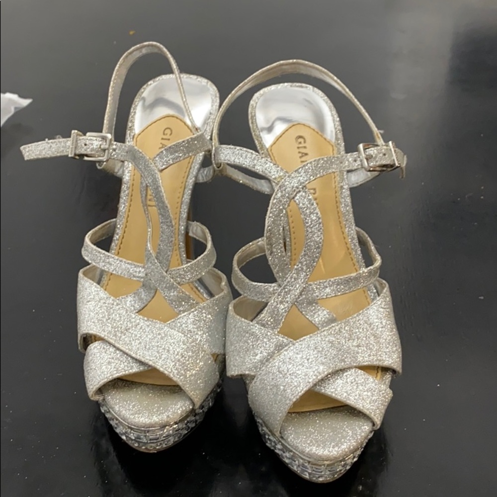 Gianni Bini women’s platform heels size 6.5